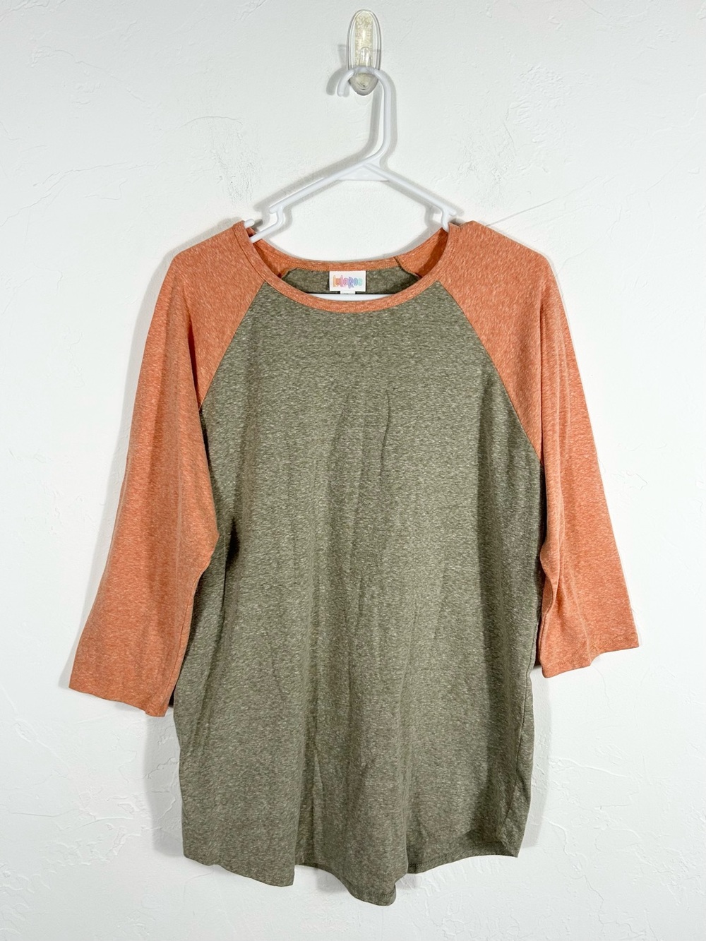 LuLaRoe Randy Baseball Tee Heather Olive Green & Peach Raglan Shirt Size XL